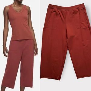 NEW Nike Yoga Luxe Cropped Fleece Pants Large Brown Terracotta Wide Leg Womens